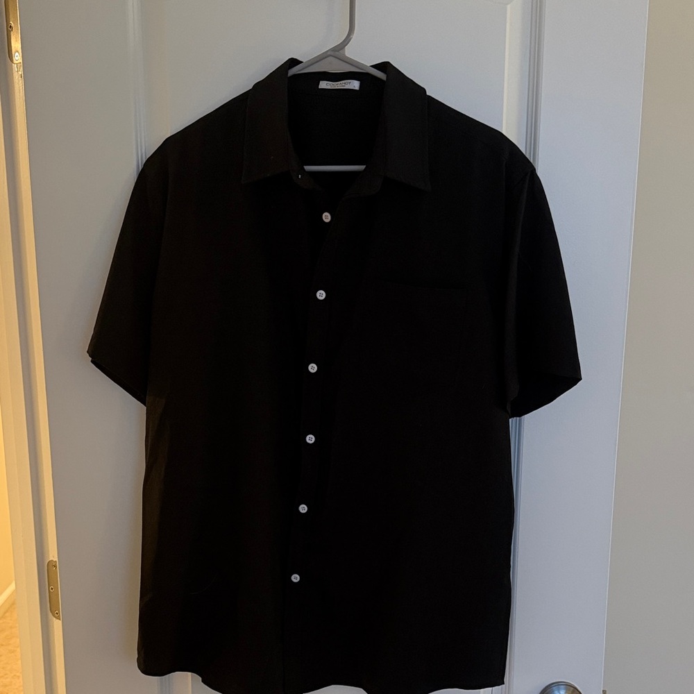 Classic Black Short Sleeve Button-Down Shirt for Men